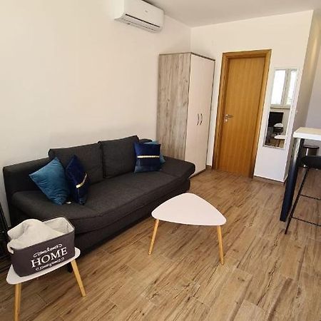 Studio Apartman Kiara Bol Exterior photo