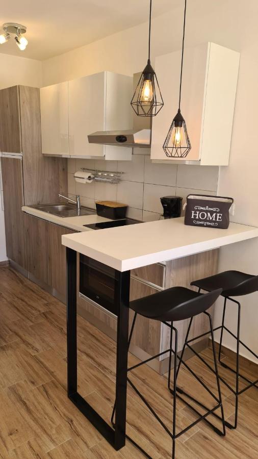 Studio Apartman Kiara Bol Exterior photo